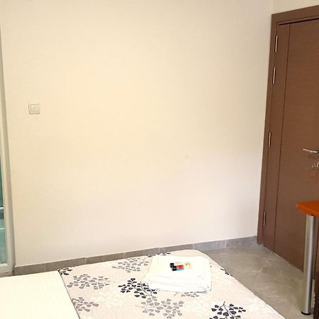 Studio Apartment Lis Ohrid Bagian luar foto