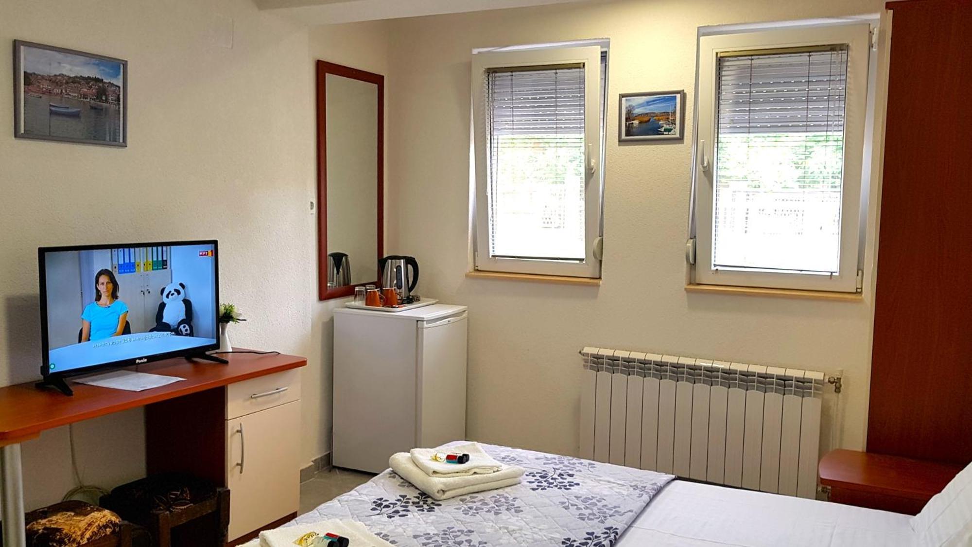 Studio Apartment Lis Ohrid Bagian luar foto