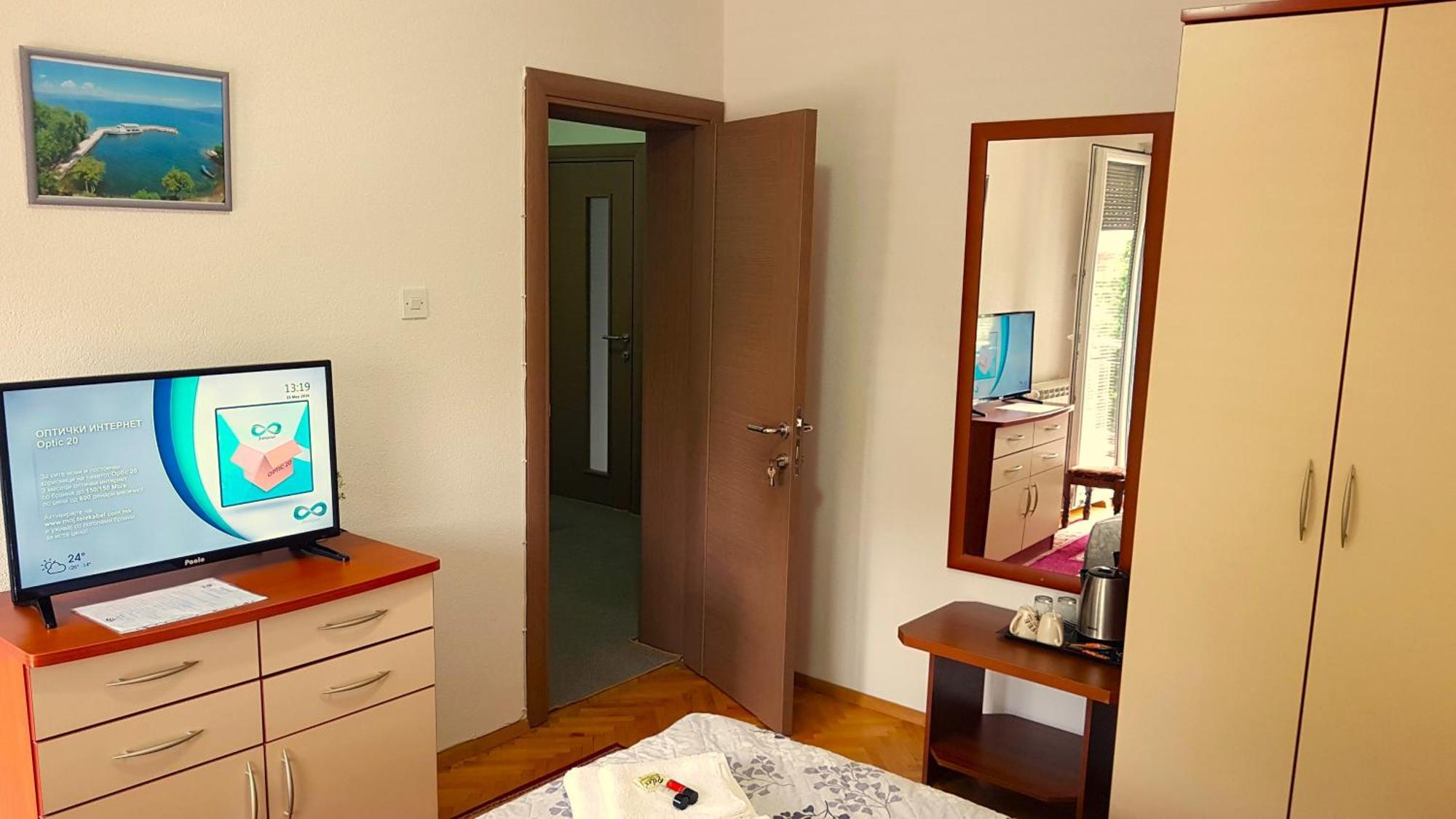 Studio Apartment Lis Ohrid Bagian luar foto