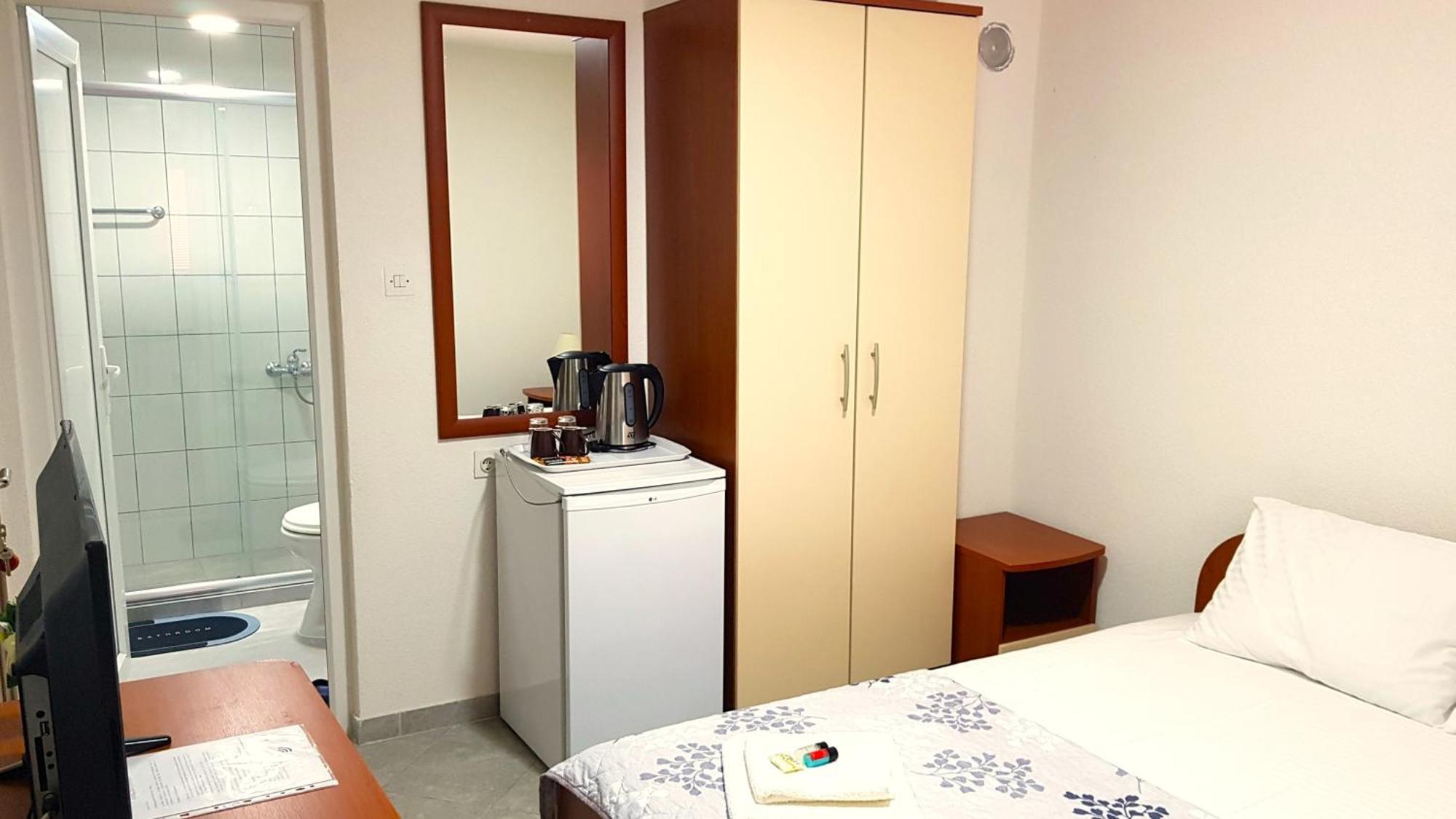 Studio Apartment Lis Ohrid Bagian luar foto