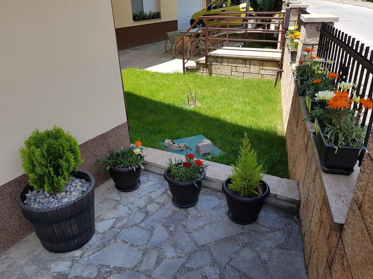 Studio Apartment Lis Ohrid Bagian luar foto