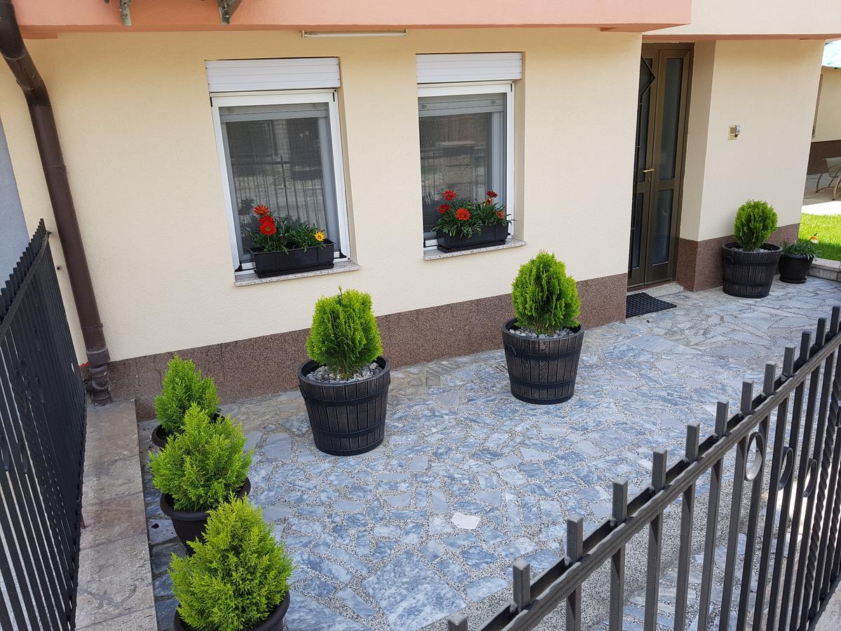 Studio Apartment Lis Ohrid Bagian luar foto